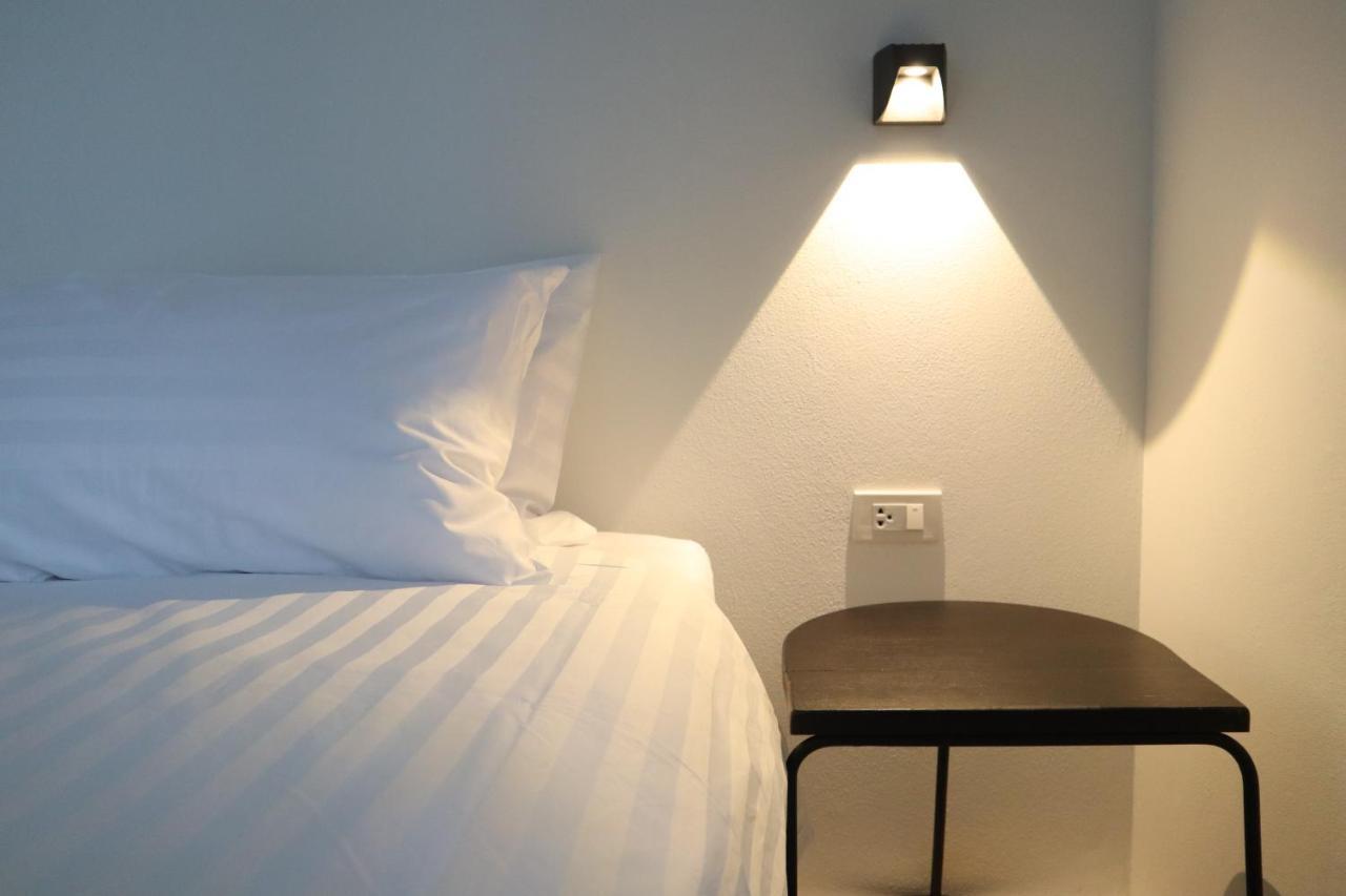 Goodnight Poshtel + Free Netflix Hotel Hat Yai Exterior photo