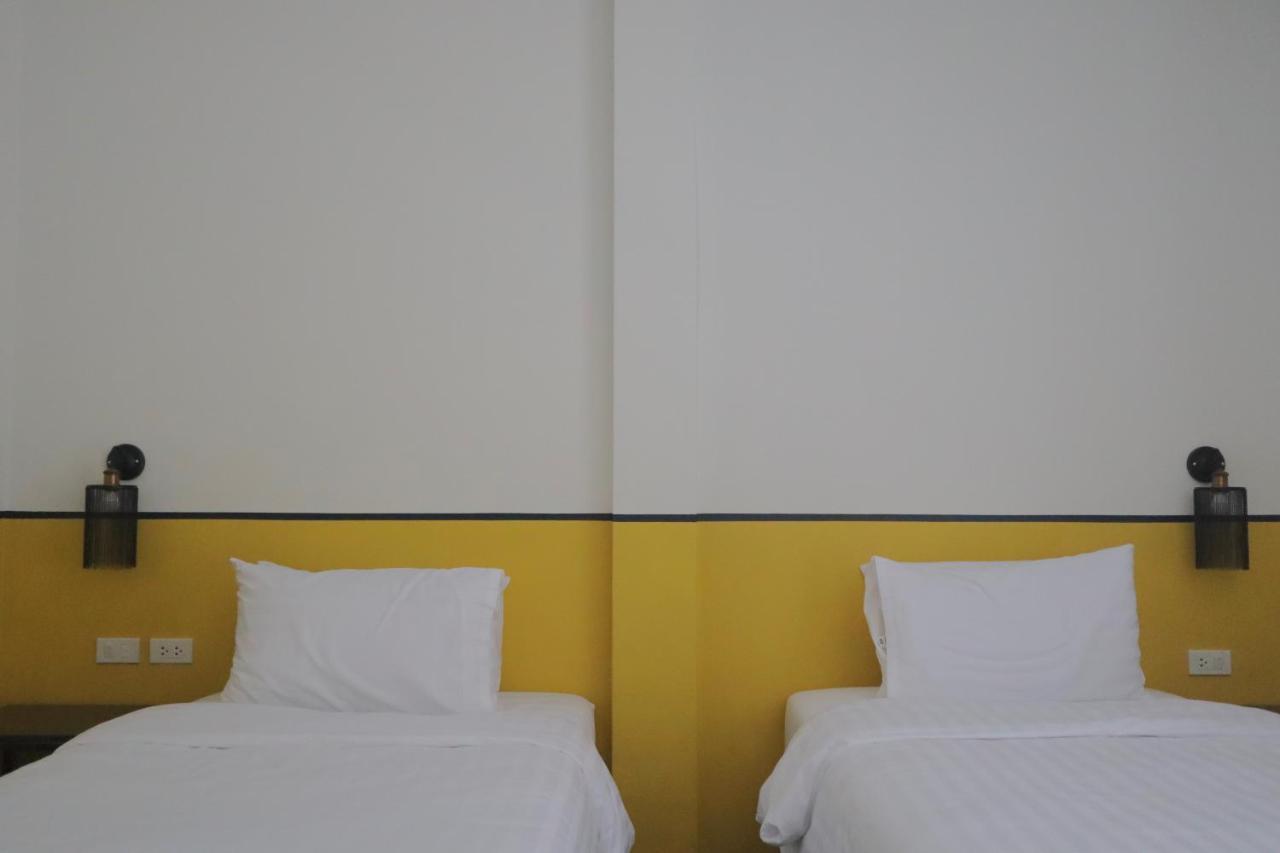Goodnight Poshtel + Free Netflix Hotel Hat Yai Exterior photo