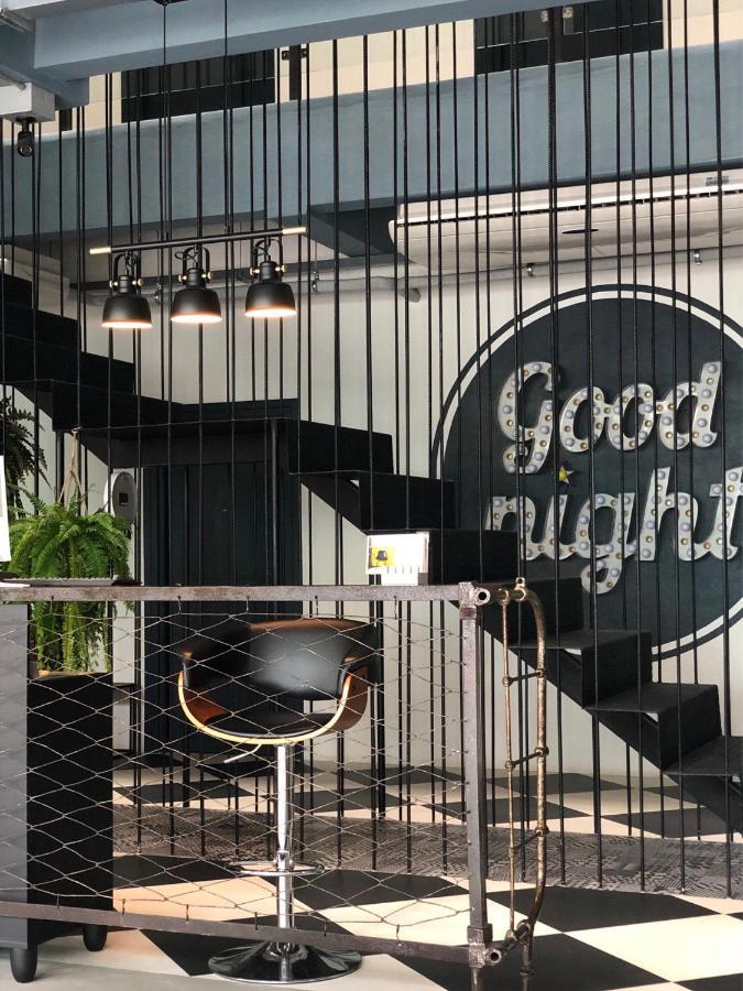 Goodnight Poshtel + Free Netflix Hotel Hat Yai Exterior photo